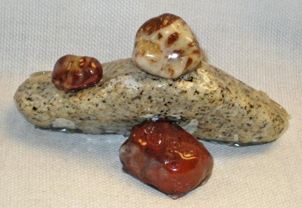 Handcrafted Beach Art Natural Stones Sculpture Granite Red Jasper Quartz 2.5\