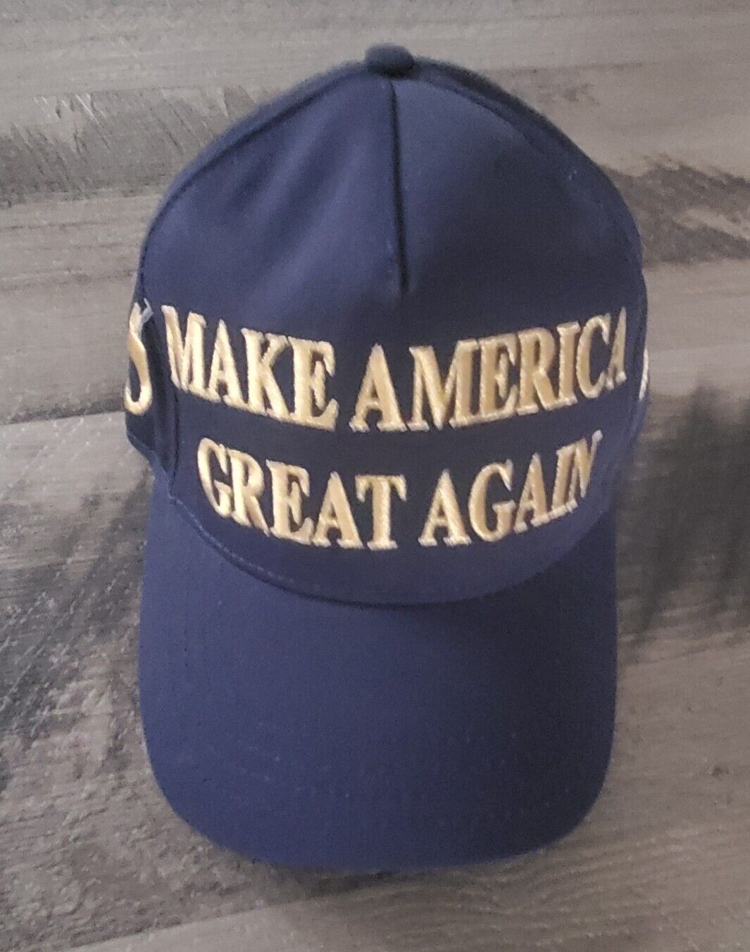 DONALD TRUMP OFFICIAL MAKE AMERICA GREAT AGAIN HAT  2020 New Navy & Gold