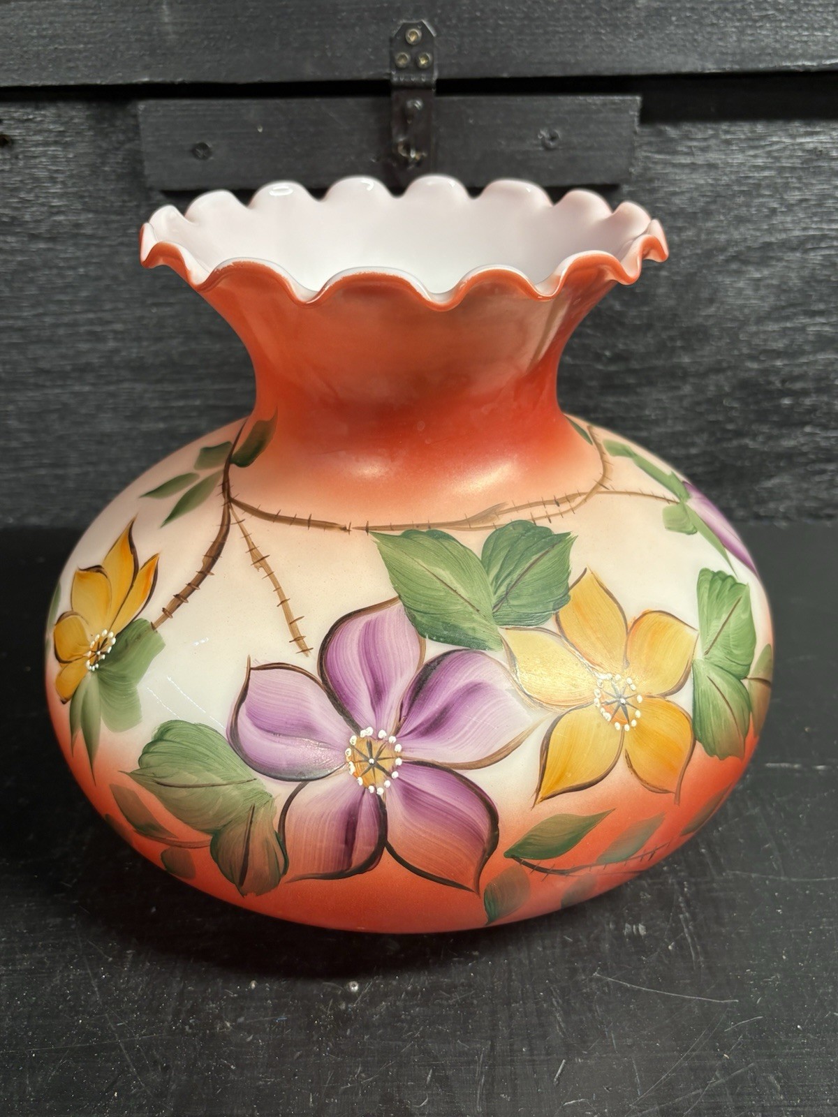 A Gorgeous Vintage Hand Painted GWTW 7” Fitter Glass Lamp Shade Floral Pattern