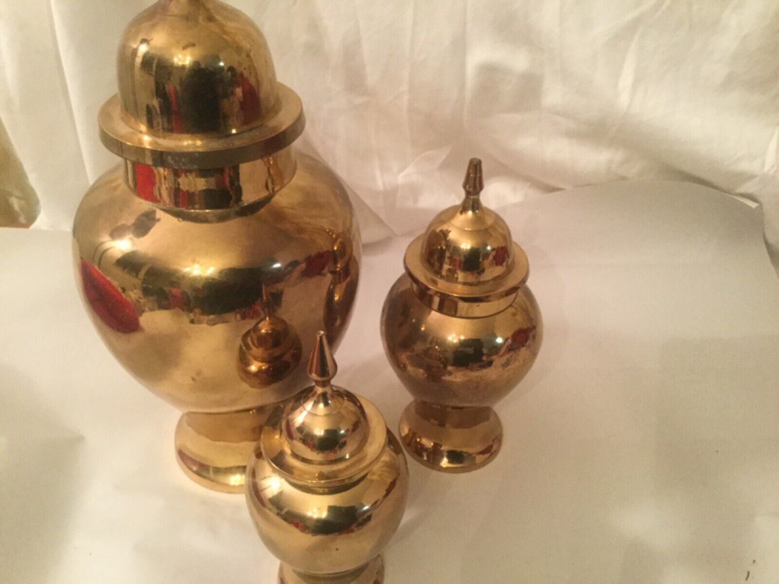 Set of 3 pcs Vintage Brass Urns Vases Ginger Jars with Lids 