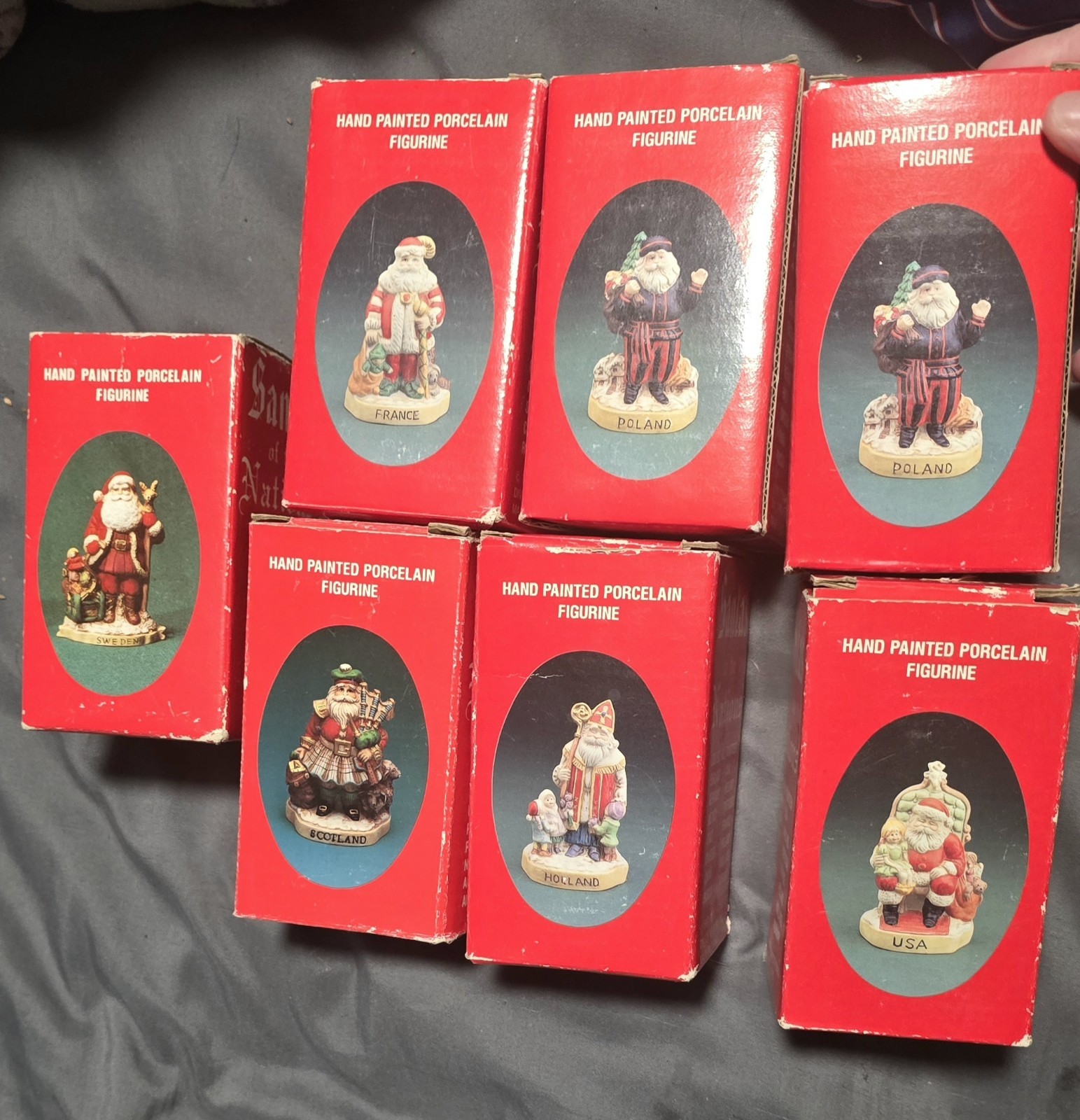 Lot of 7 Vintage Mixed Santa\'s Of The Nation\'s Porcelain Figurines New In Boxes. Lot of 7 Vintage Mixed Santa\'s Of The Nation\'s Porcelain Figurines New In Boxes.