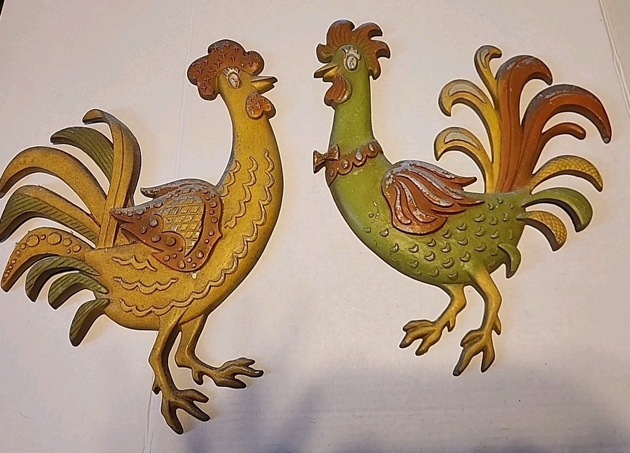 SET OF 2 VINTAGE HANGING METAL ROOSTERS SEXTON 1967  These Are Great