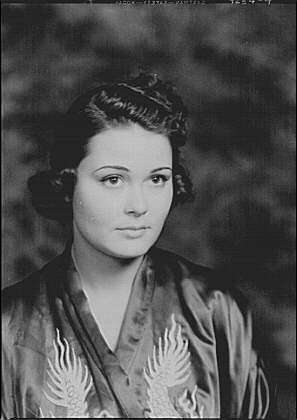 Photo:Lewis Miss Portrait Photograph 1935 1930s Woman Studio Portrait