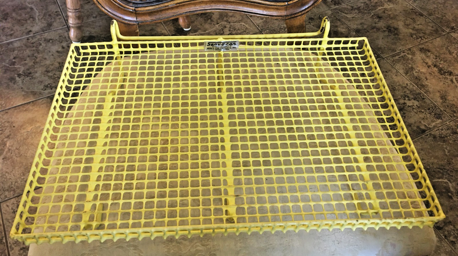 Vintage SERV A CAR DRIVE-IN FOOD TRAY Restaurant YELLOW COATED METAL 12X18