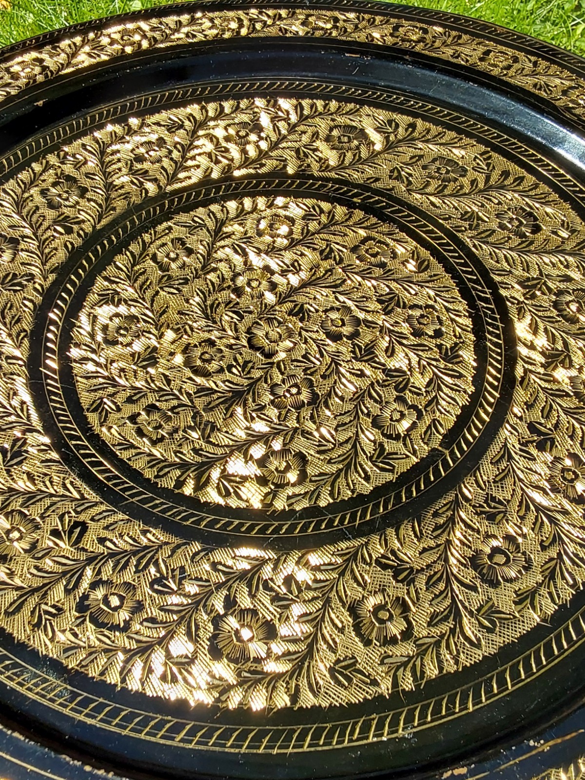 Vtg Brass Wall Art 17” Large Black Lacquer Hand Etched Engraved Tray Gold Floral