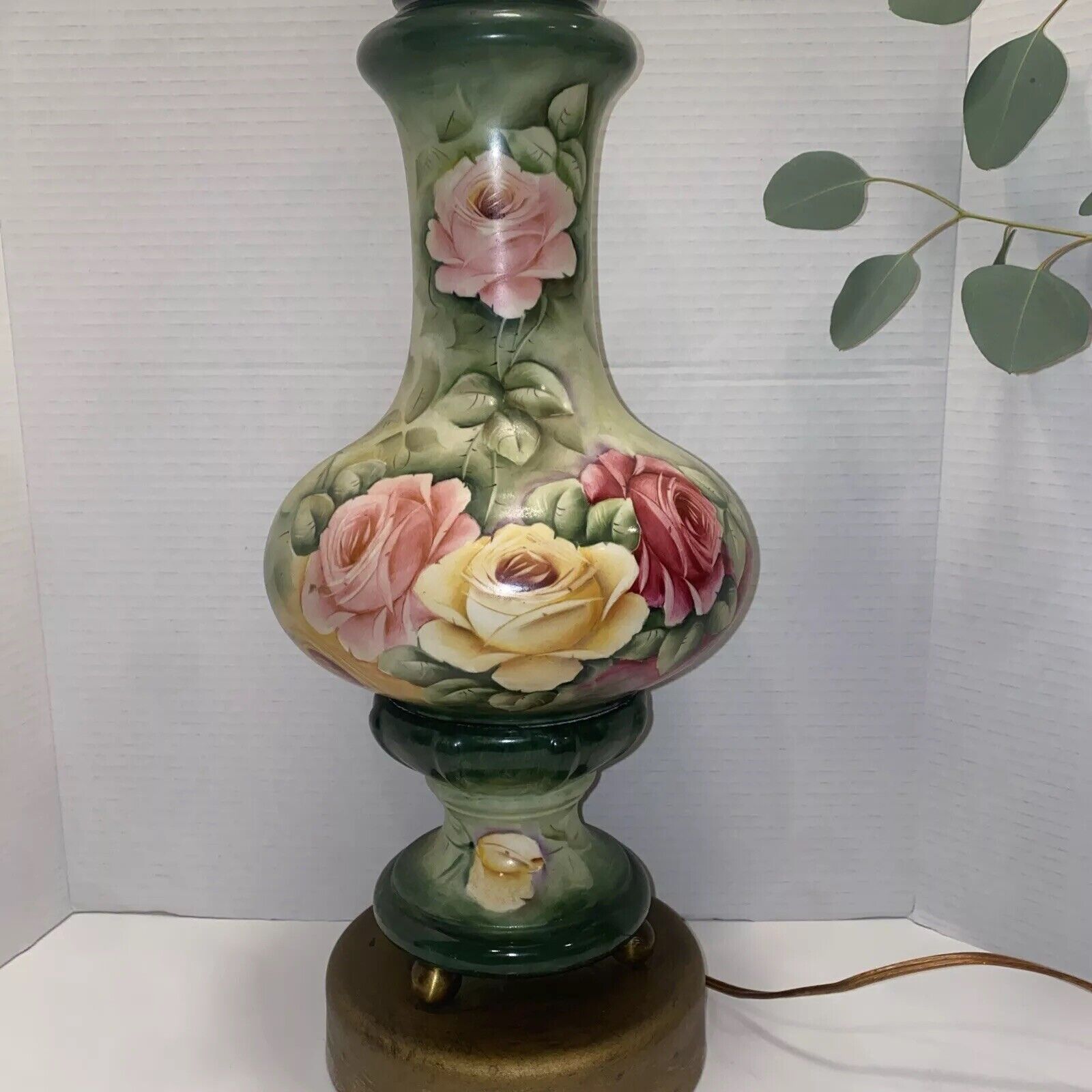 Hollywood Regency Floral Table Lamp Hand Painted Roses Circa 50-60s Ceramic 3way