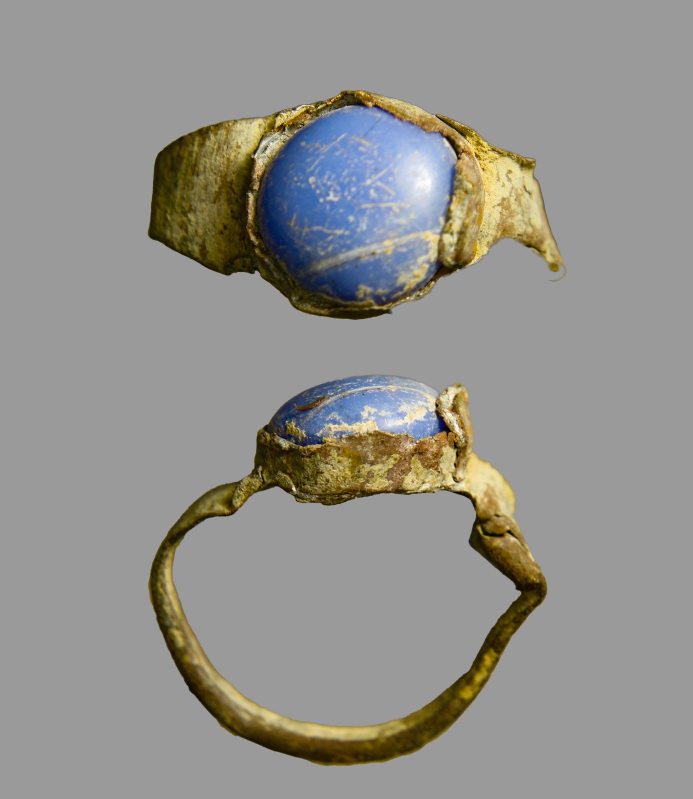 Ancient Roman Bronze Fairuz Blue Cabochon Ring Size 2-2.5 c. 100-400 AD COA