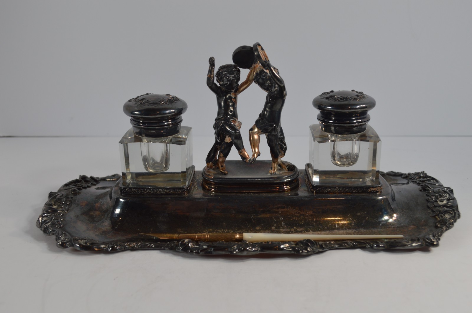 Antique Reed & Barton 280 Double Inkwell Cherub Desk Set E.S. Johnson MOP Pen