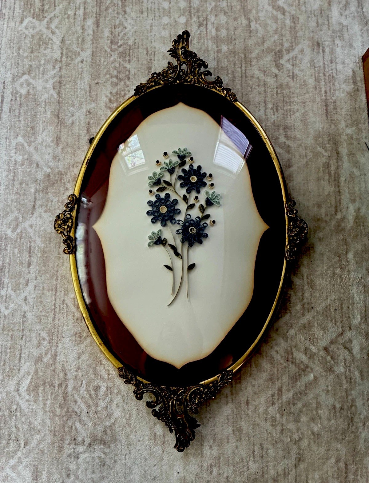 Antique 24x16in Victorian Heavy Ornate Brass Convex Bubble Glass Oval Frame Art Antique 24x16in Victorian Heavy Ornate Brass Convex Bubble Glass Oval Frame Art