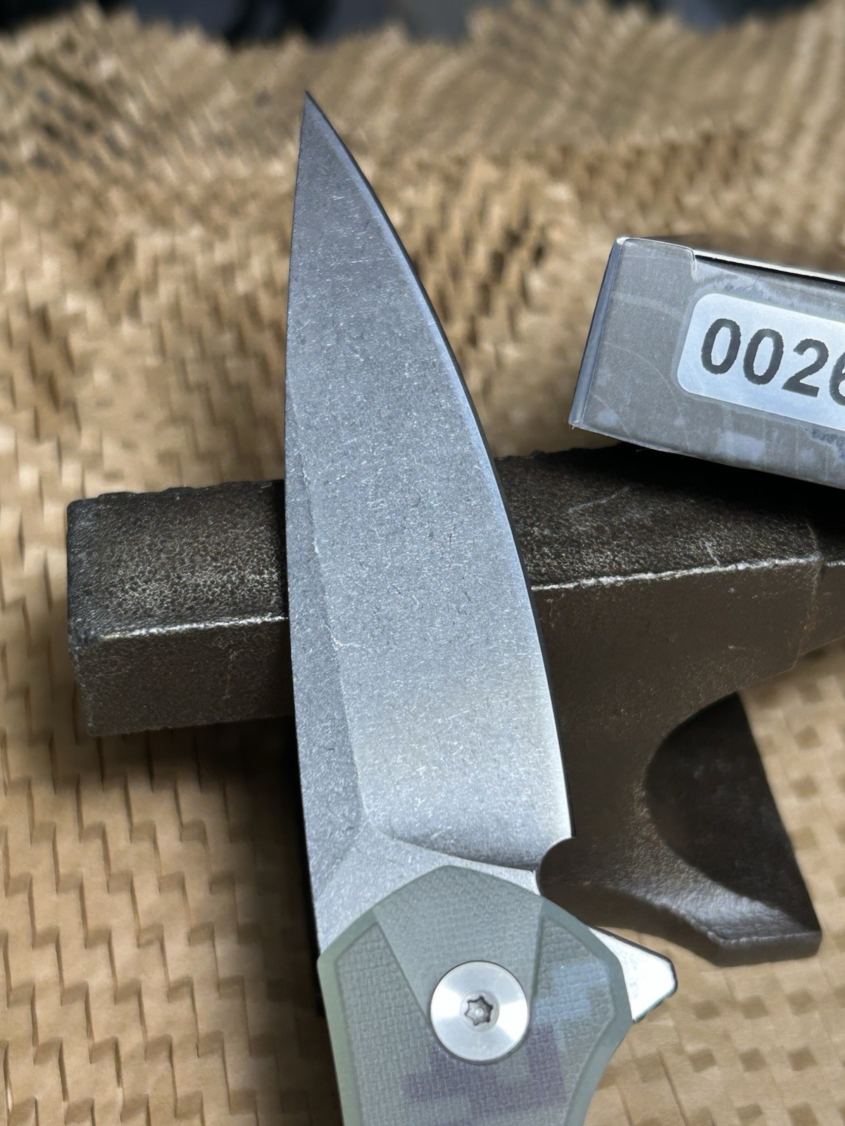 G10 Gray Camo Handle D2 Steel Drop Point Plain Edge Liner Lock Pocketknife