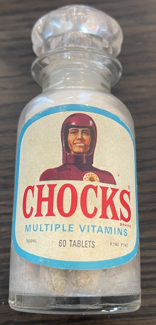 Vintage 1960’s CHOCKS MULTIPLE VITAMINS Glass Bottle W/Contents  SUPER RARE