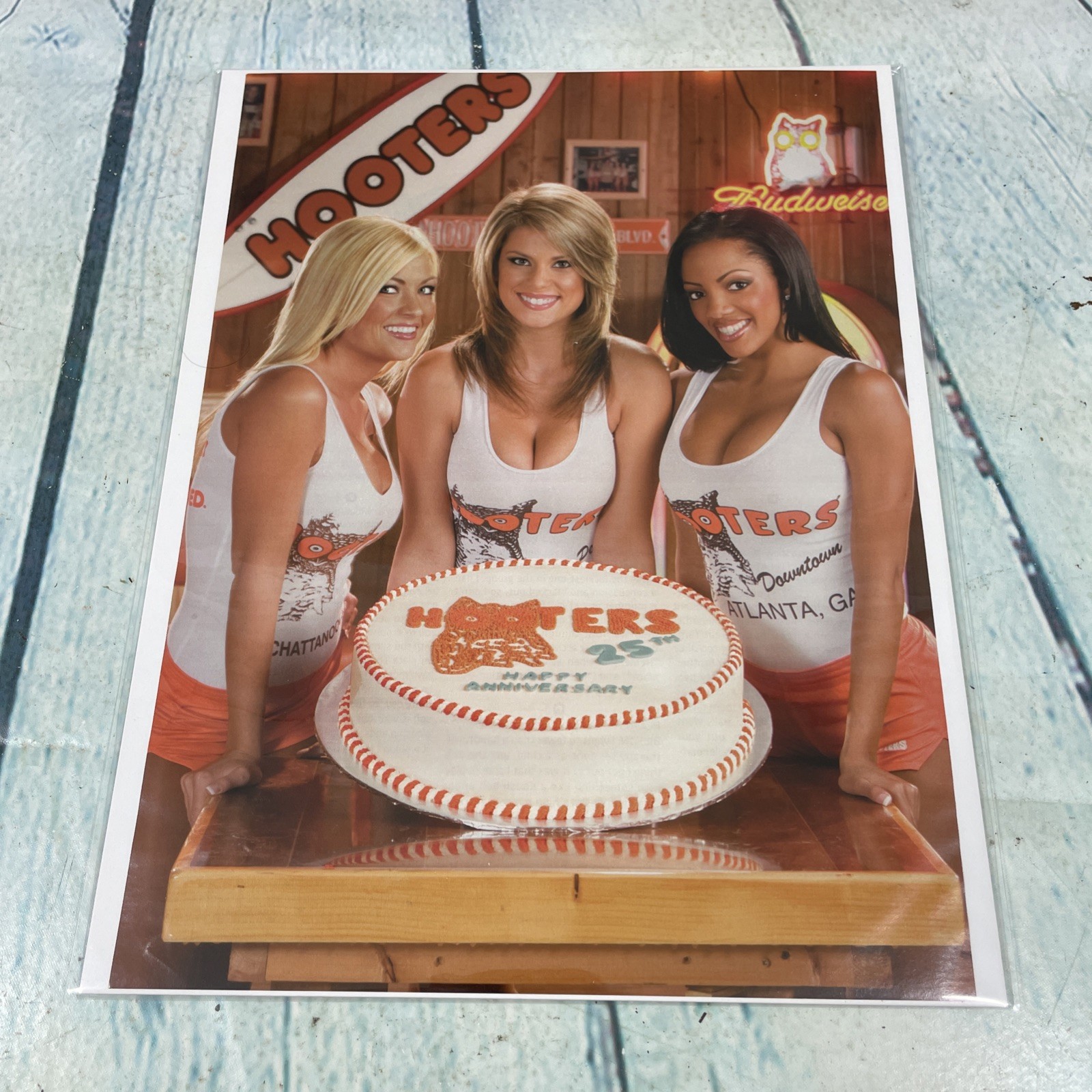 2008 Sexy Hooters Girls Legs Hot Body Cake Print Ad/Poster Pinup Art Magazine Pg