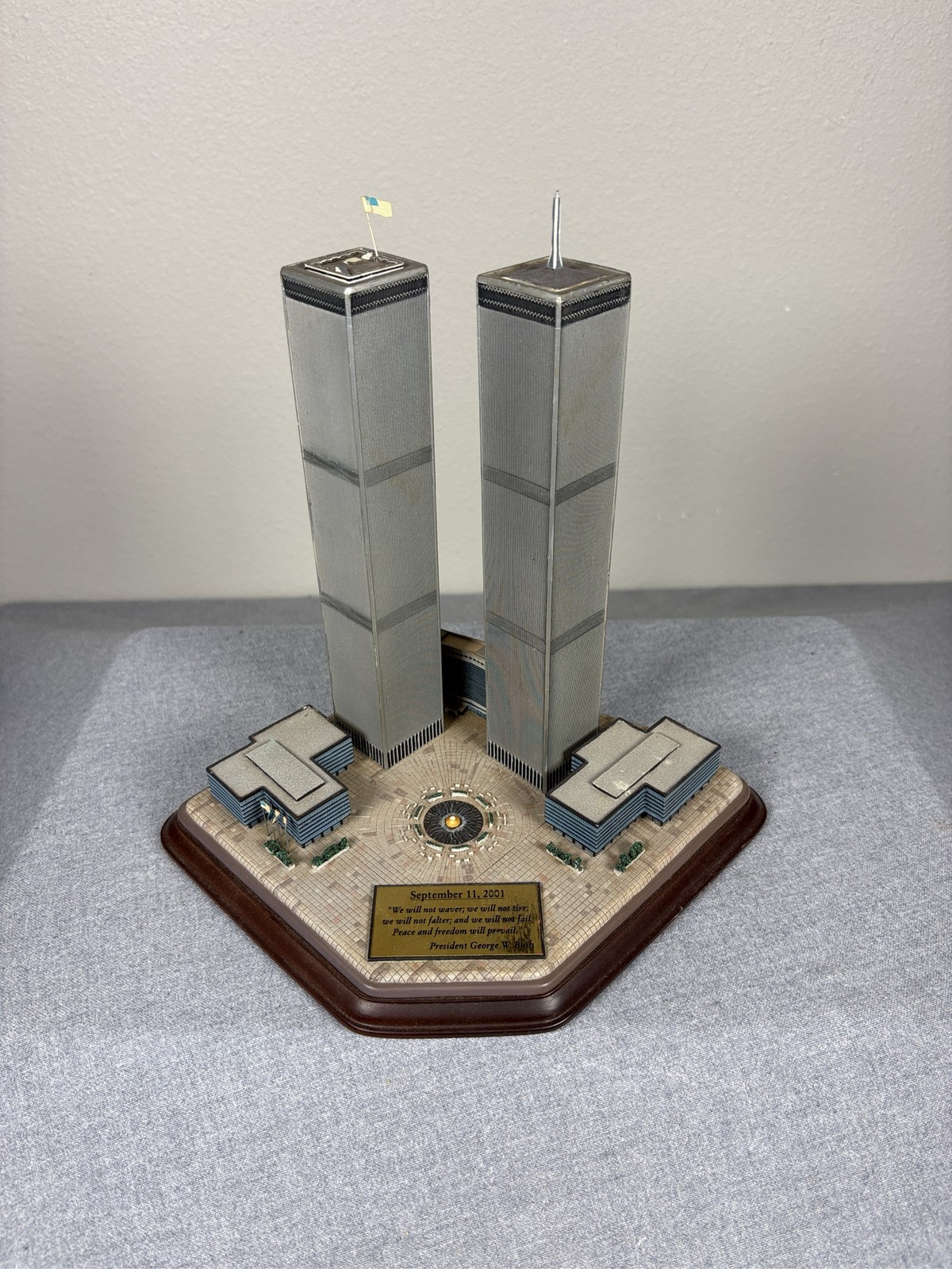 Danbury Mint World Trade Center Twin Towers 9/11 Commemorative Memorial Danbury Mint World Trade Center Twin Towers 9/11 Commemorative Memorial