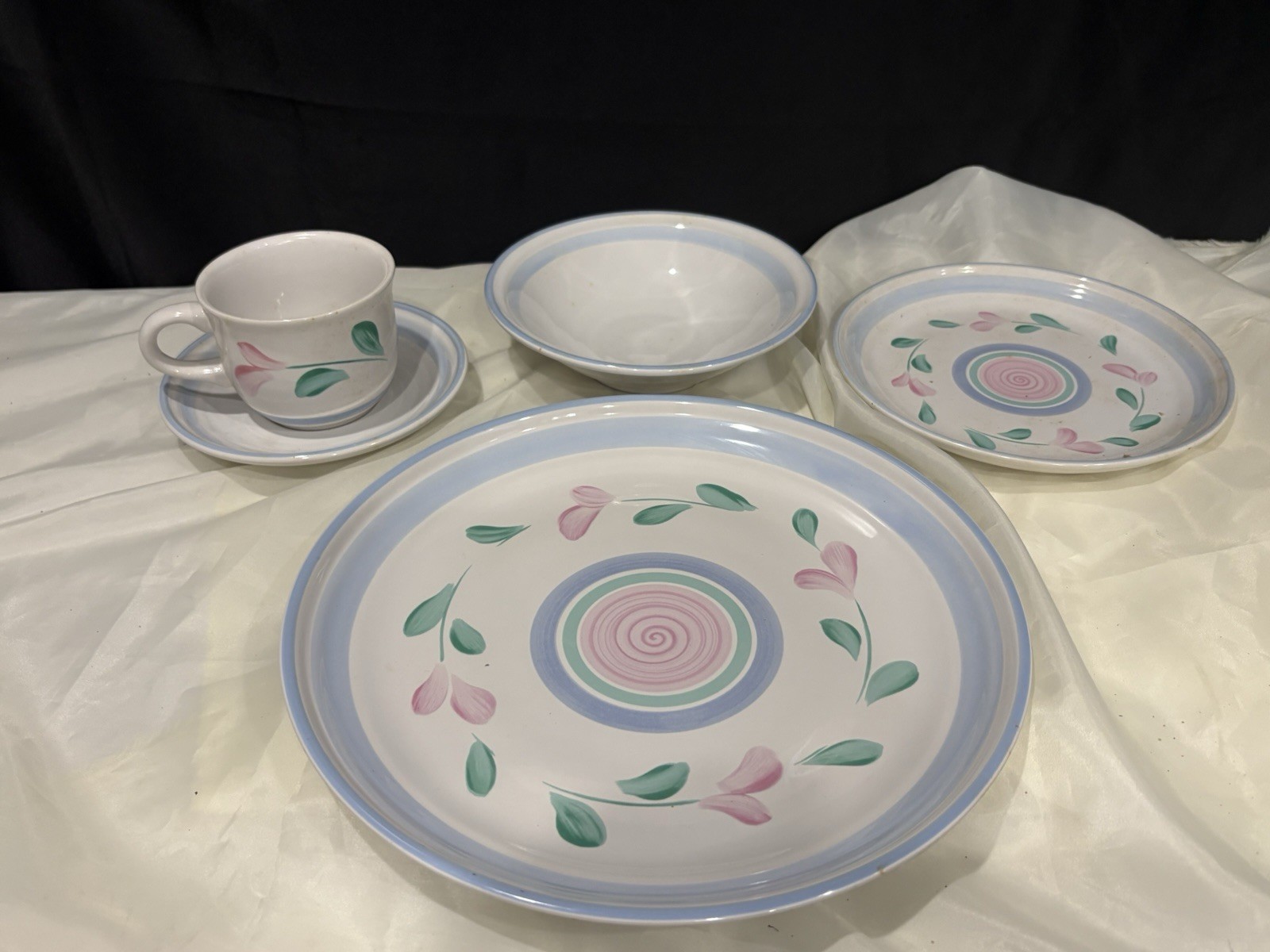 (Service for Four) International Tableworks Stoneware Japan Porto
