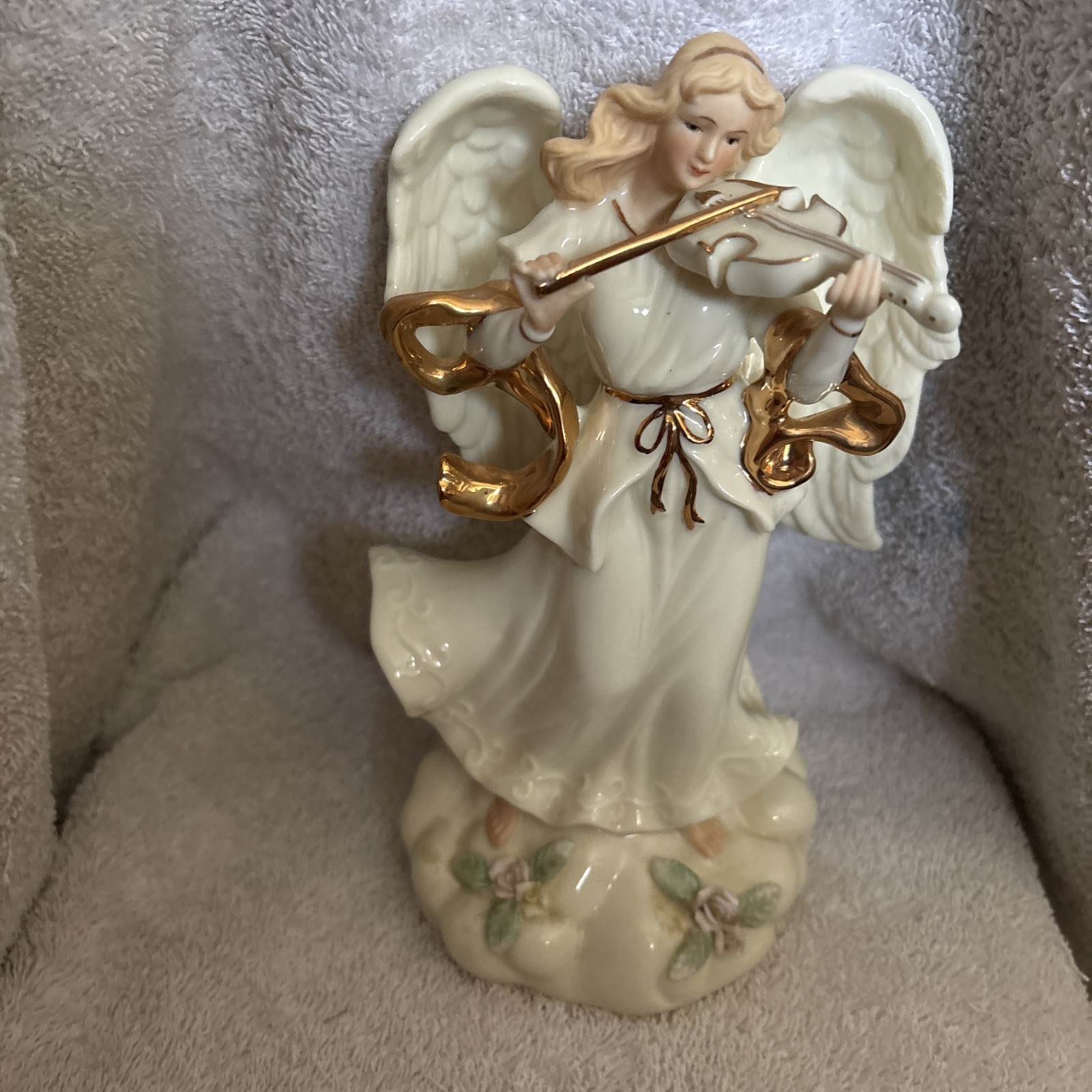 VTG Sankyo Christmas Angel Porcelain Music Box \