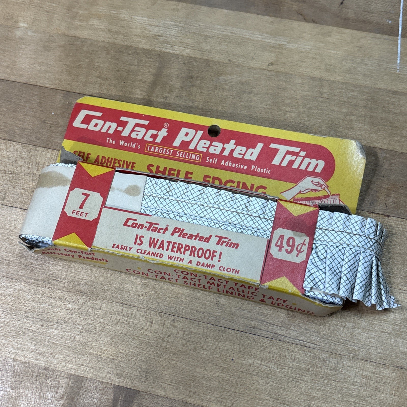 Vintage Con-Tact Pleated Trim Shelf Edging 7 Ft 49 Cent Advertising NOS