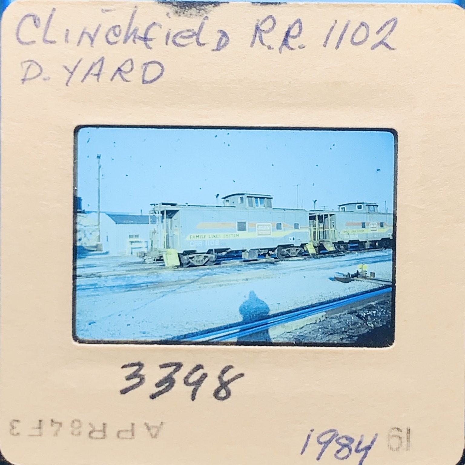CLINCHFIELD RR 1102 Caboose D. YARD 1984 Original 35mm Railfan Slide CLINCHFIELD RR 1102 Caboose D. YARD 1984 Original 35mm Railfan Slide