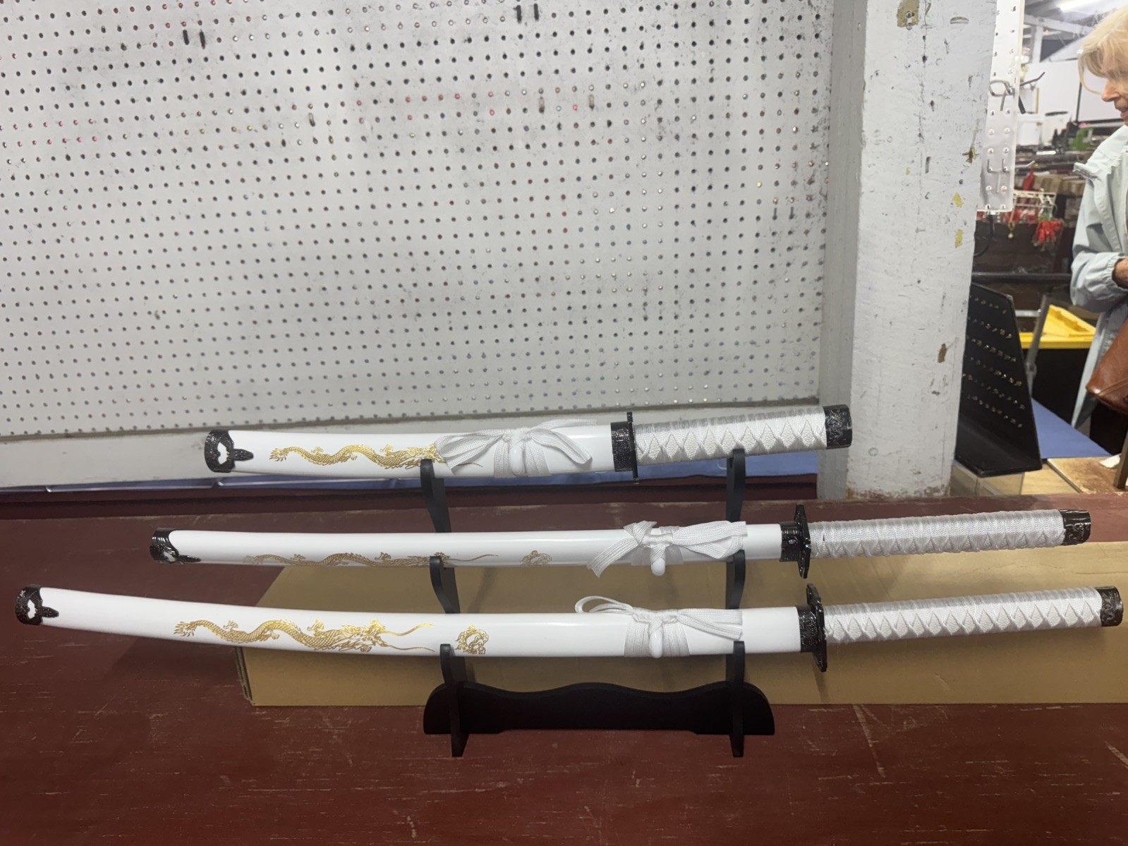 3 Pc Dragon Design Samurai Katana Swords Set with Stand (White)