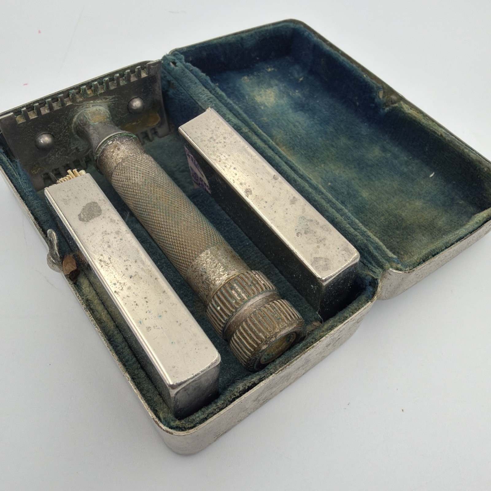 Vintage MERKUR Safety Razor Set Germany Vintage MERKUR Safety Razor Set Germany