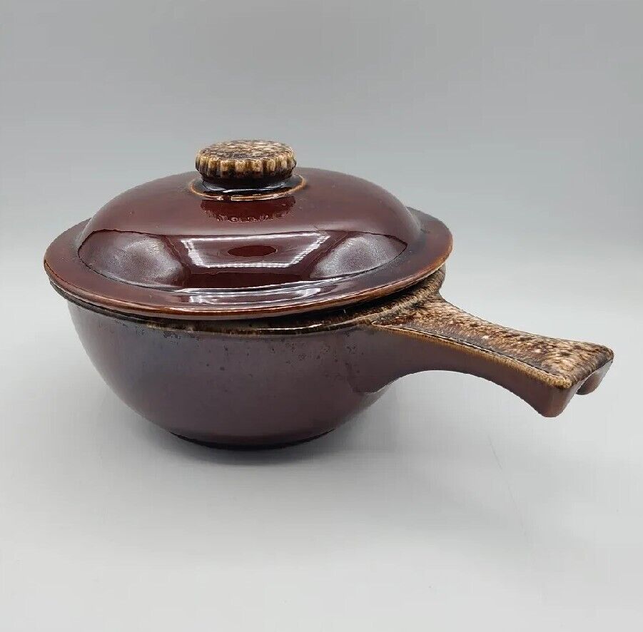 Hull Pottery Brown Drip Round Covered Casserole With Lid 1.5 Quart with Handle