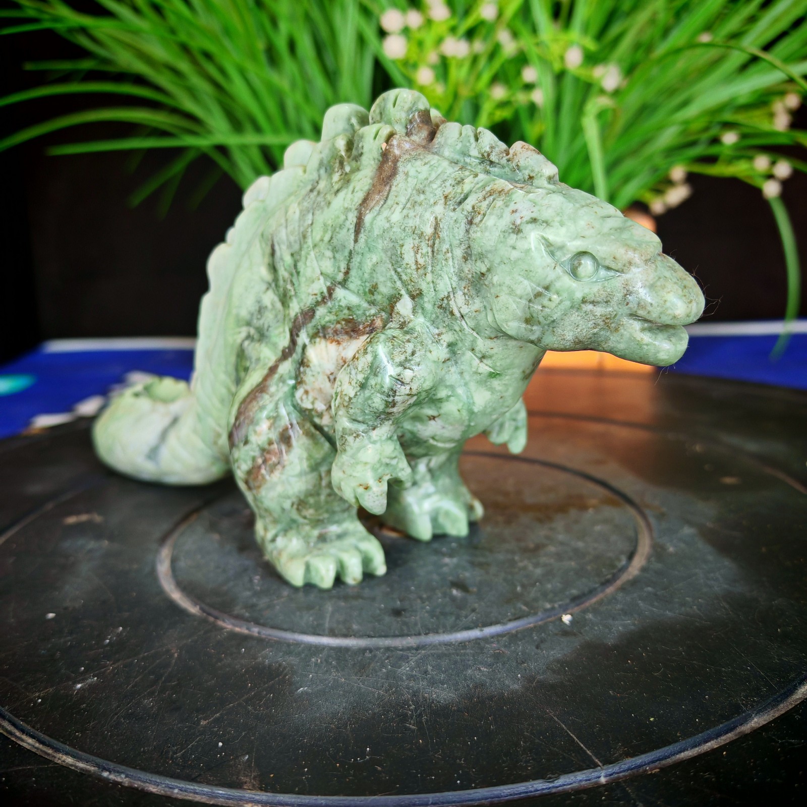 1.87LBTop natural crystal hand carved therapeutic artwork0.85kg