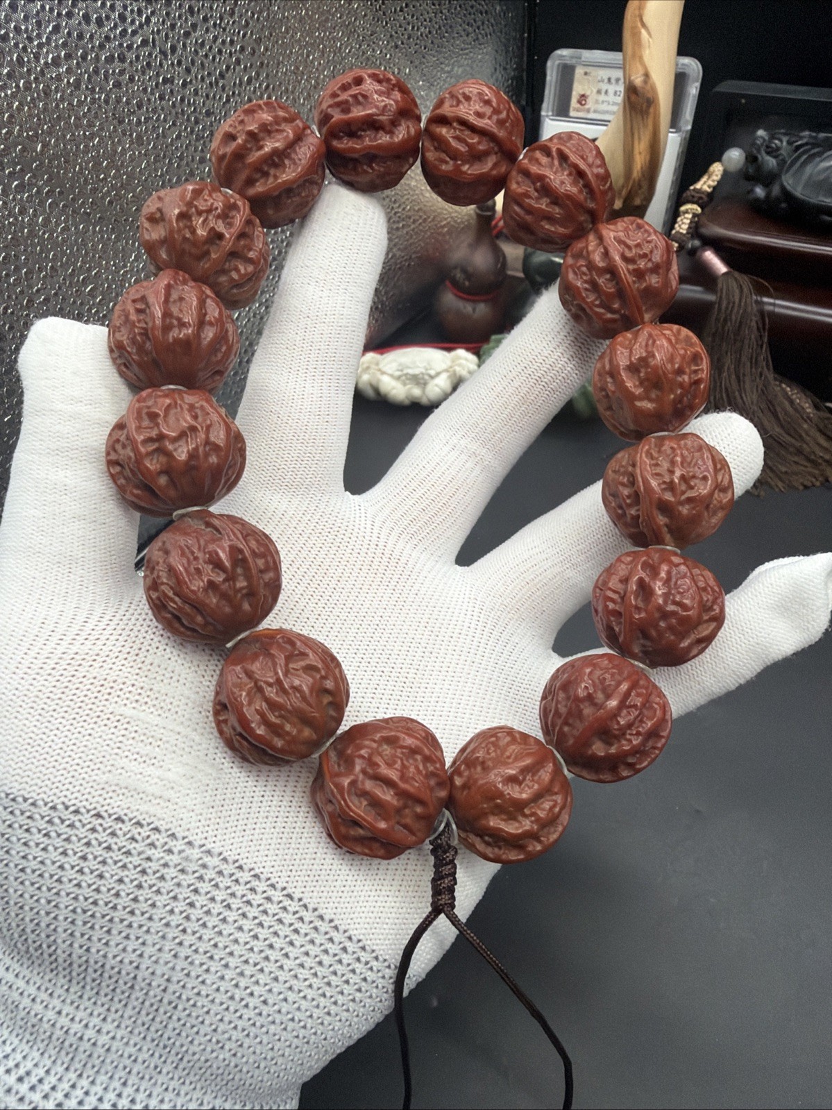 24x27x23mm Chinese Small Walnut Handheld Collection 纯野生小秋子红皮粗筋京八棱麻花纹手持（盘玩了两年）