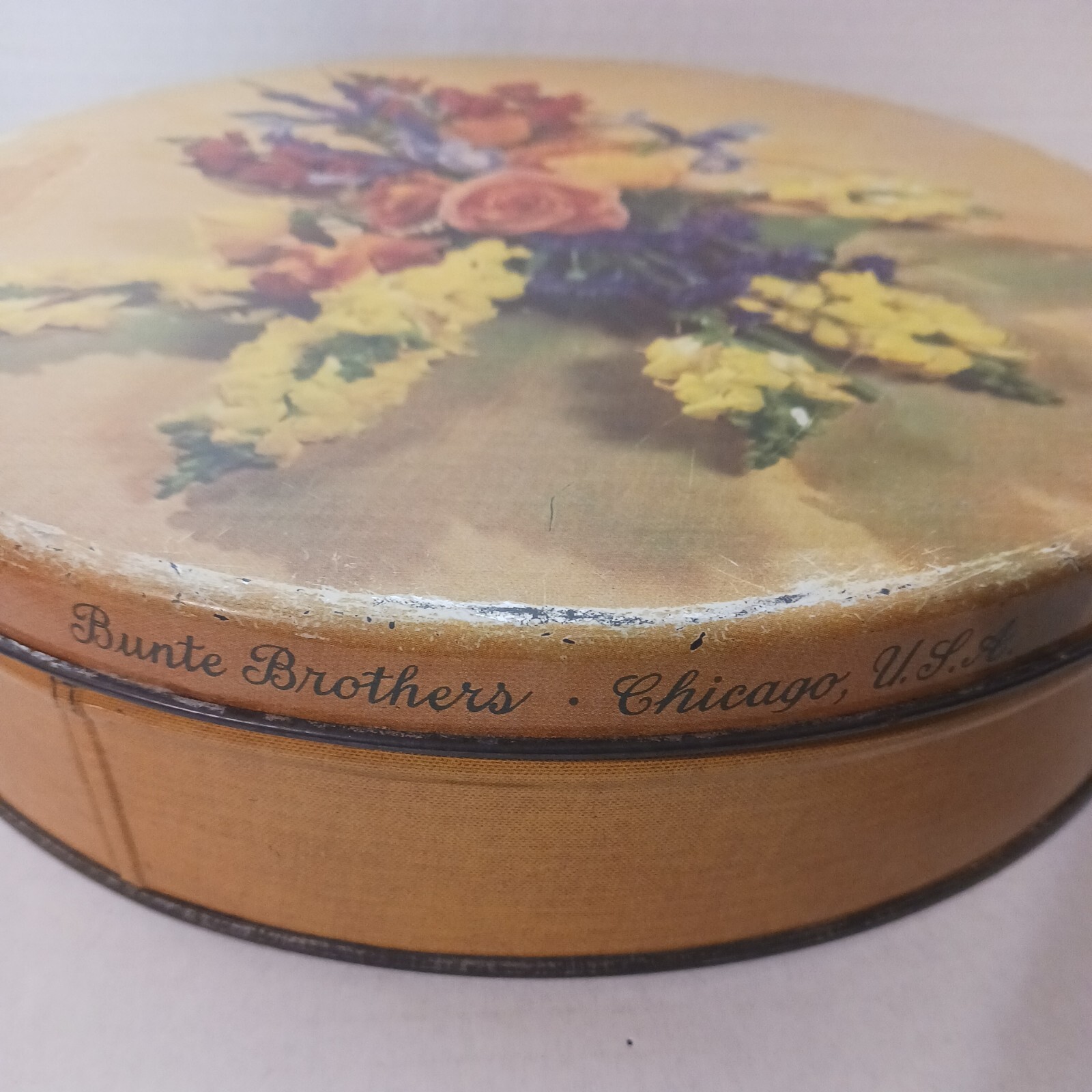 Vintage Floral Bunte Brothers Chicago USA 3 lb CANCO Candy Tin 10\