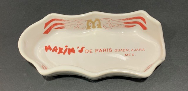 VTG MAXIM\'S DE PARIS GUADALAJARA MEX. PORCELAIN CIGAR ASHTRAY/SPOON REST/TRINKET
