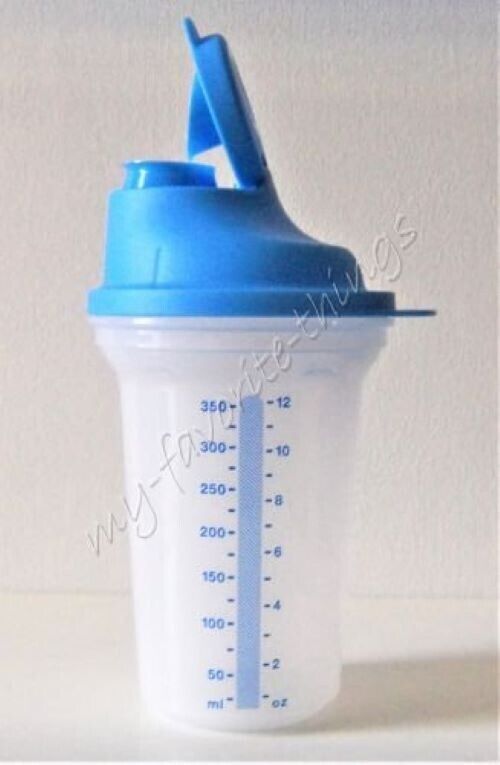 Tupperware Measuring Cup / Shake Container ( 12 Ounce Size )