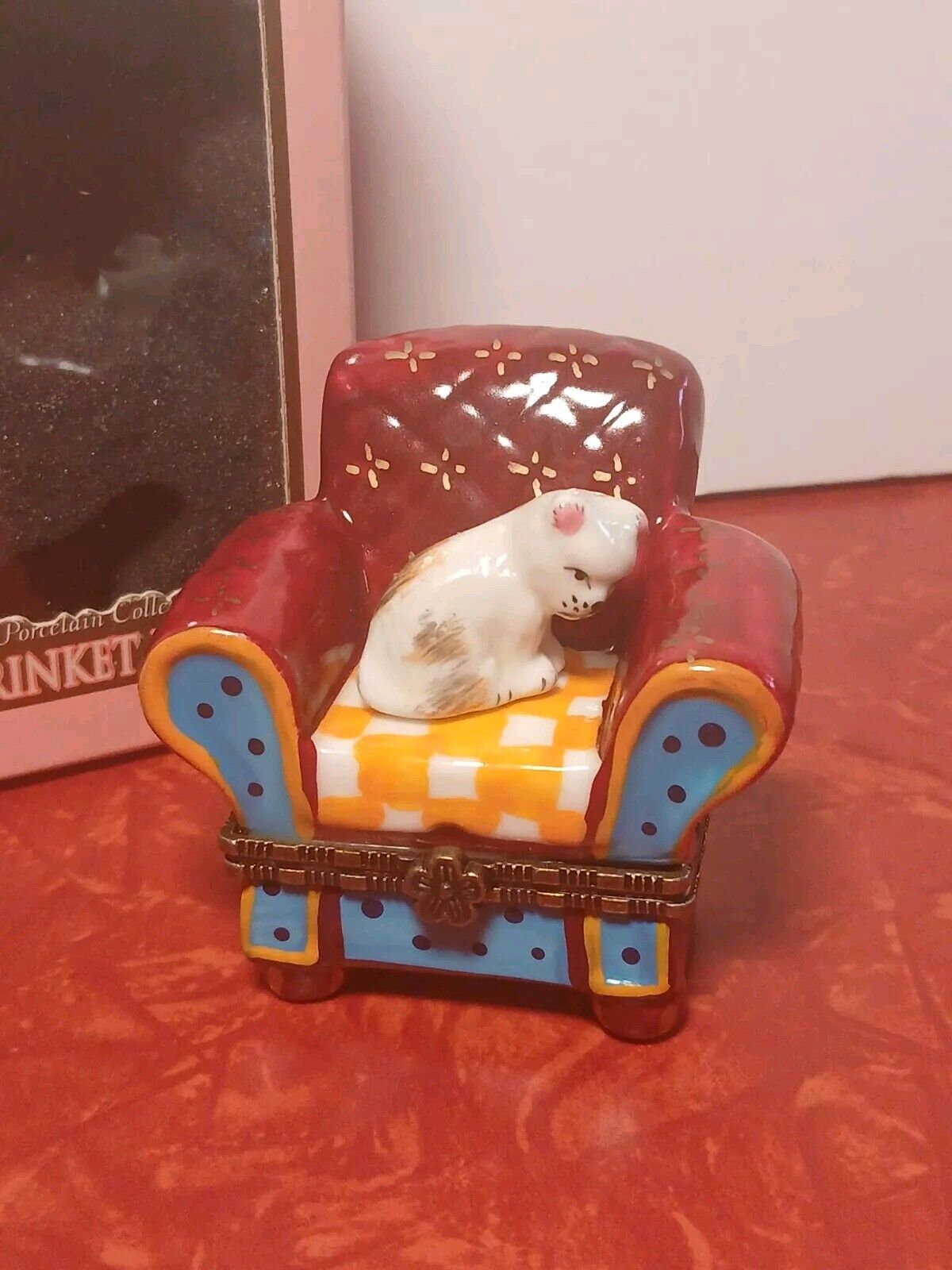 Porcelain Trinket Box Cat Kitten In Easy Chair Classic Treasures New In Open Box