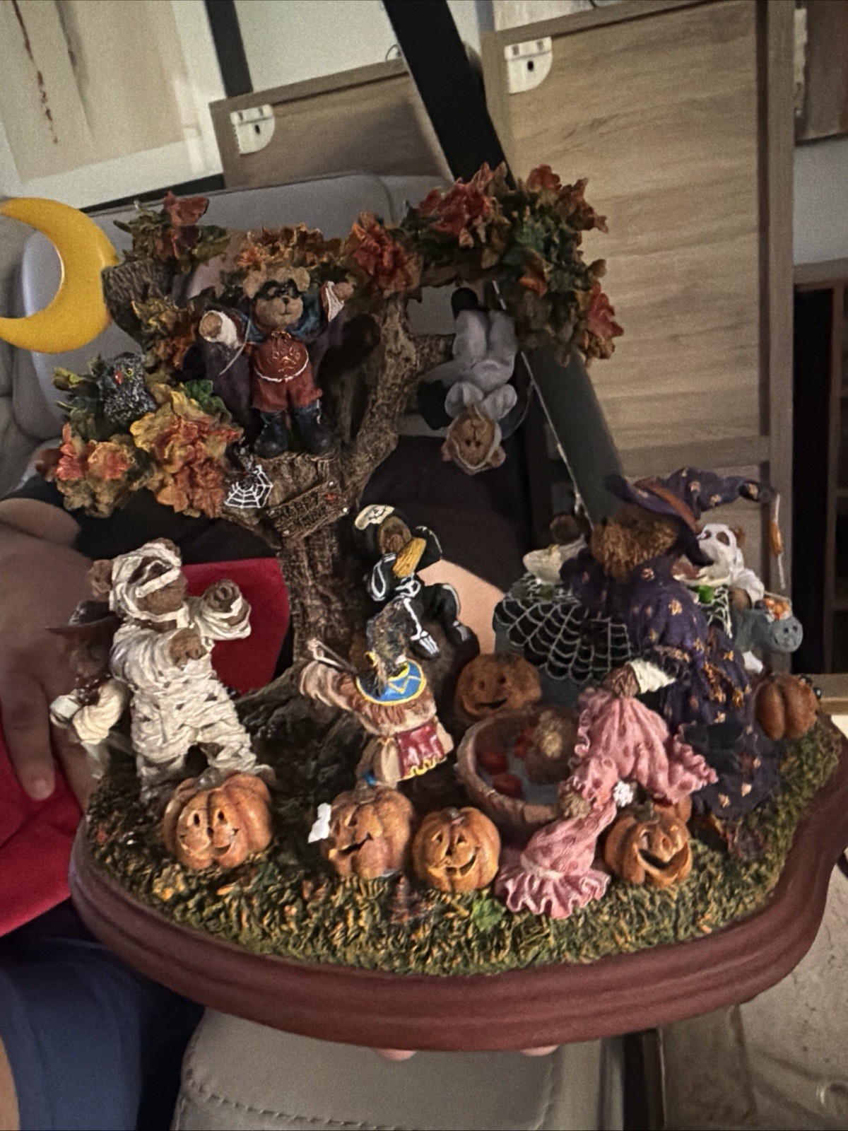 RARE Danbury Mint Boyds Bear Halloween Party Light Up Display Collectible RARE Danbury Mint Boyds Bear Halloween Party Light Up Display Collectible