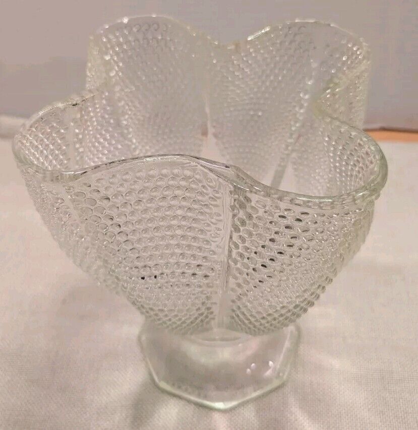Vintage Mid Century L.E. Smith Thousand Eyes Hobnail Handkerchief Fan Vase