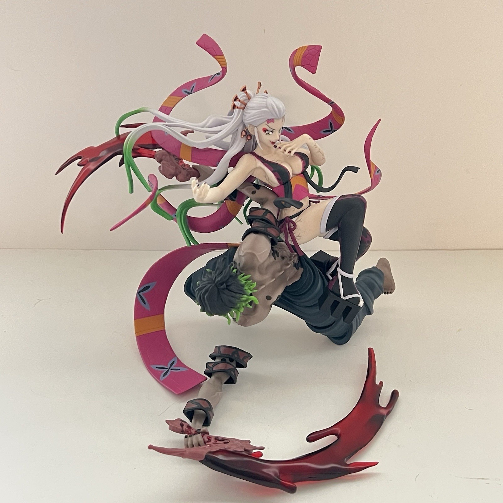 Bandai FiguartsZERO Demon Slayer Daki & Gyutaro Figure 8” DAMAGED Incomplete