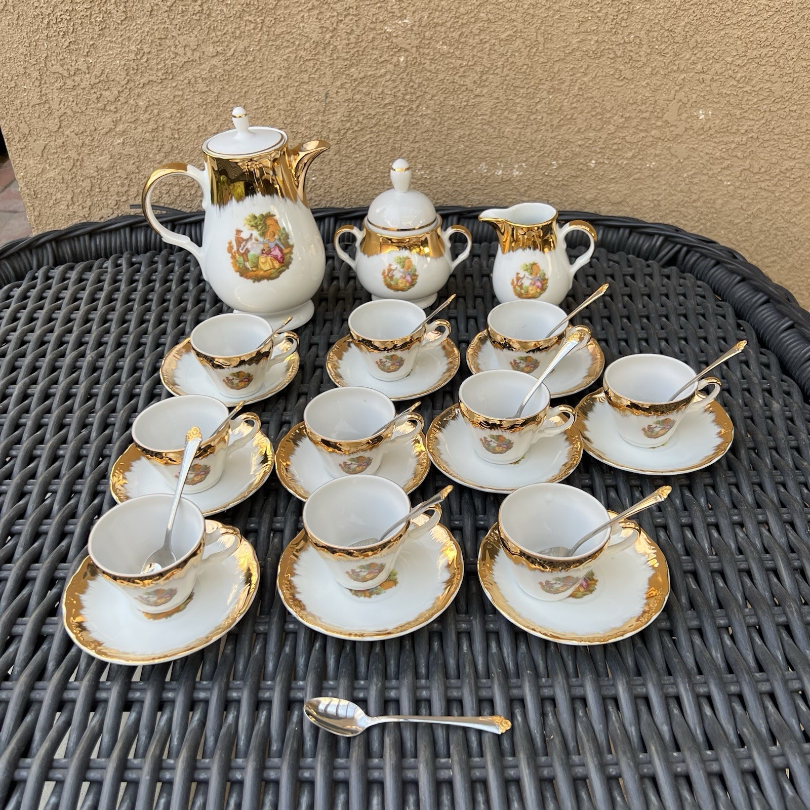 Vintage Richard Ginori  Gold Courting Couple Tea set  Service For 10(23 Pieces )