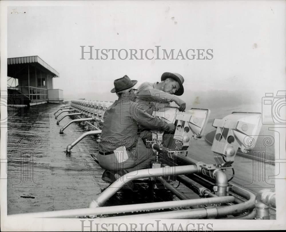 1962 Press Photo John Cappiello & Harold Donovan at Washington Park - lra02275