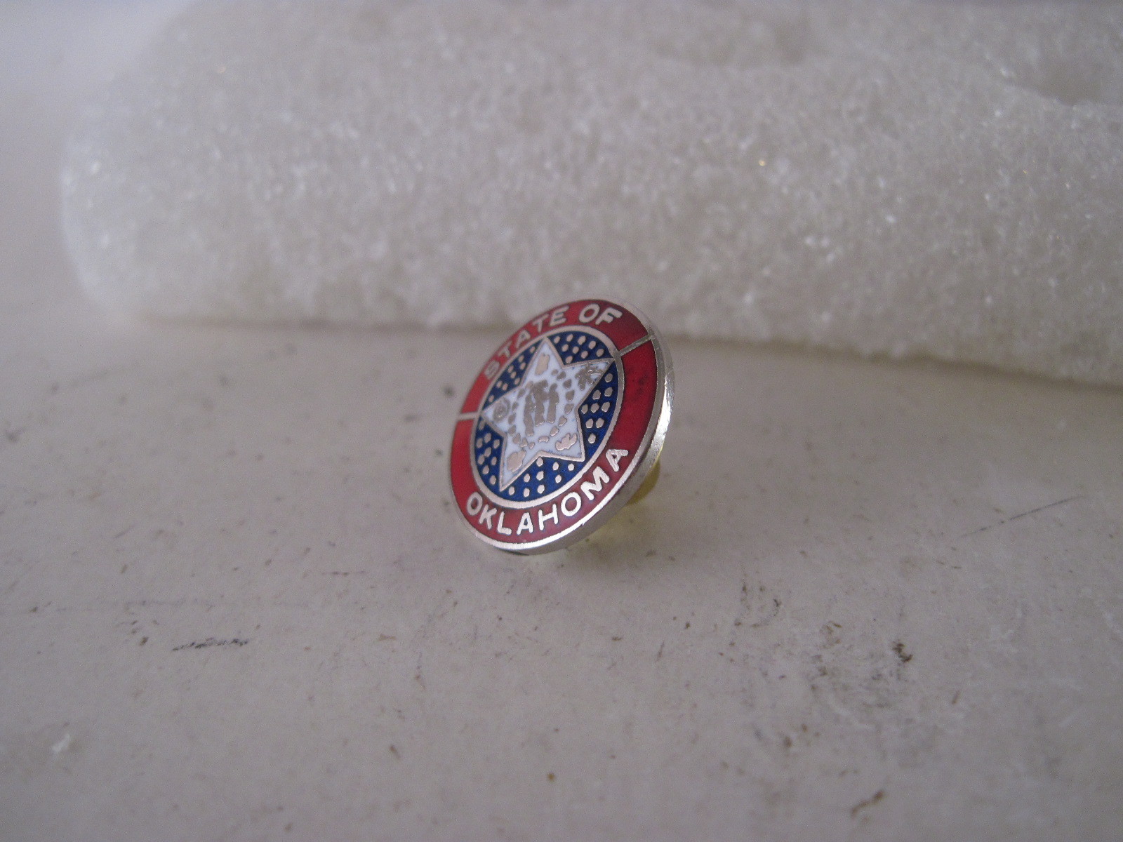  Oklahoma  State   Seal cloisonne   lapel pin  (3jl18c  1)
