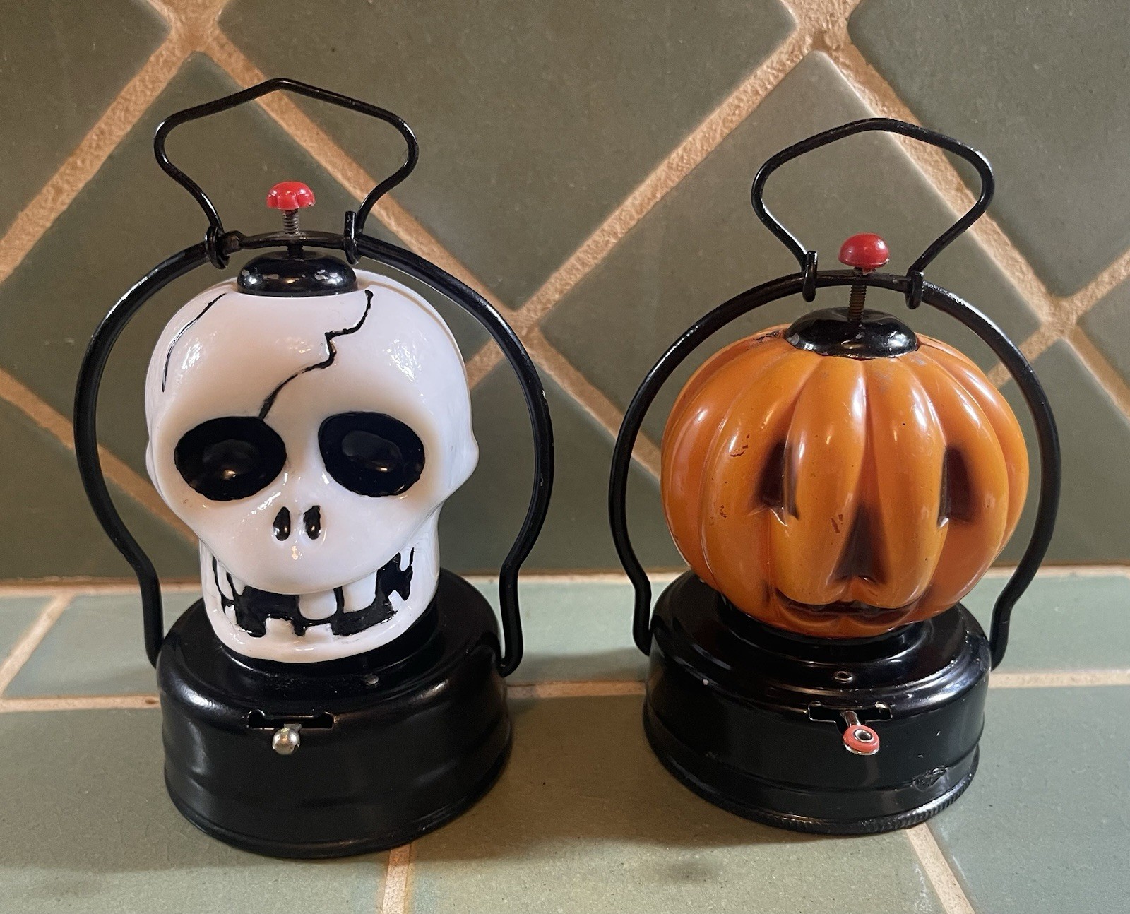 VTG 50s-60s Halloween Milk Glass Skull & Pumpkin Lanterns Hong Kong/Japan &WORK