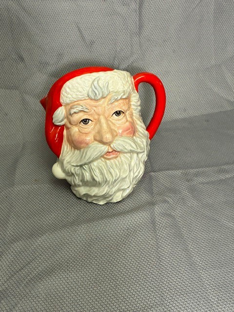 Royal Doulton Santa Claus D6704 Character Jug 1983 Michael Abberley 7.25\