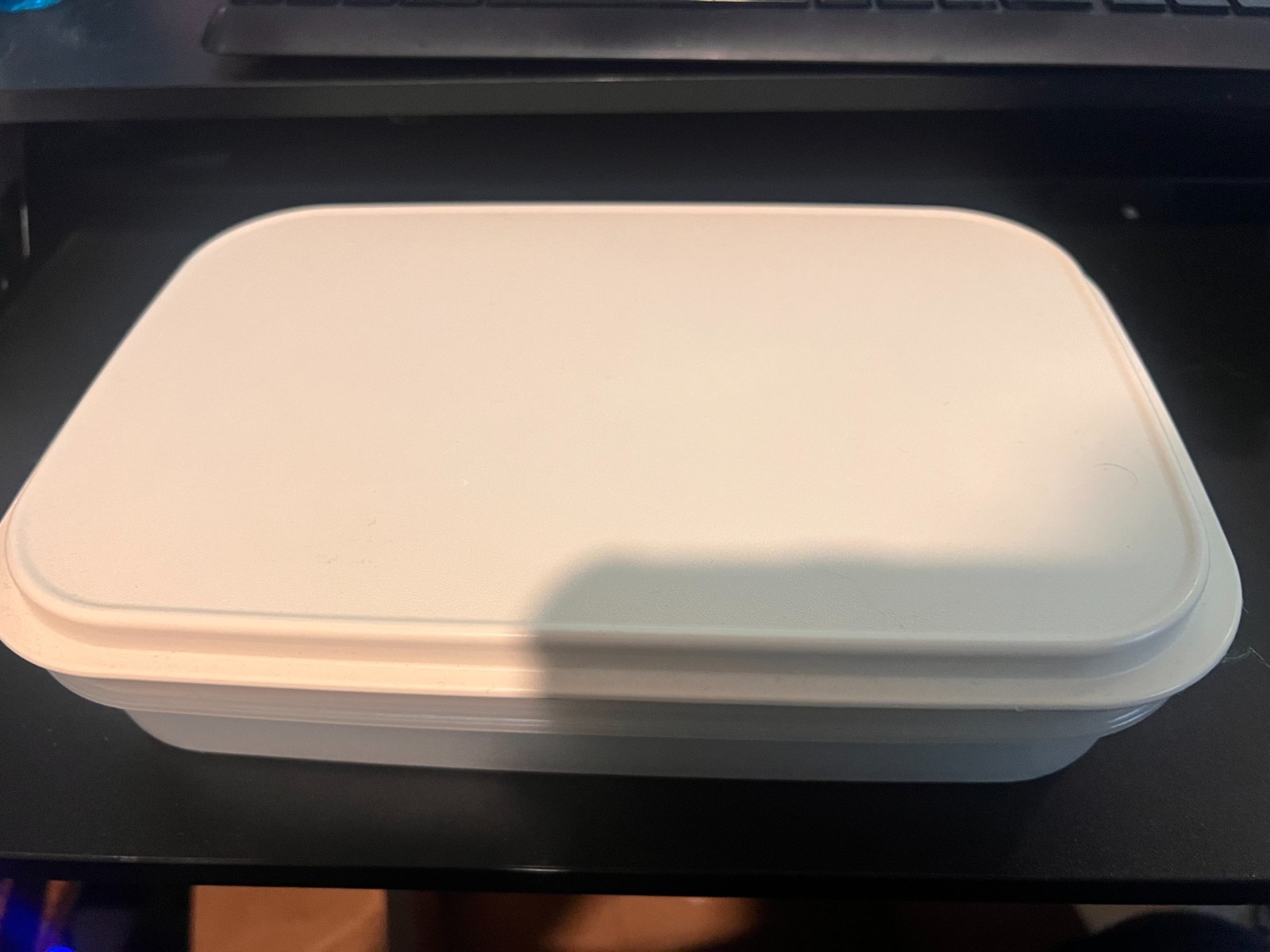 Vintage Tupperware 1705-1 Rectangular Container Beige Floating Lid USA 11.5
