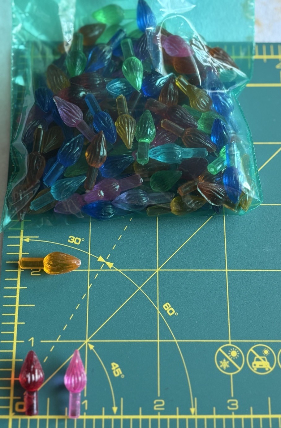VTG 100+ Small Replacement Ceramic Christmas Tree Lights Multicolor Bulbs VTG 100+ Small Replacement Ceramic Christmas Tree Lights Multicolor Bulbs