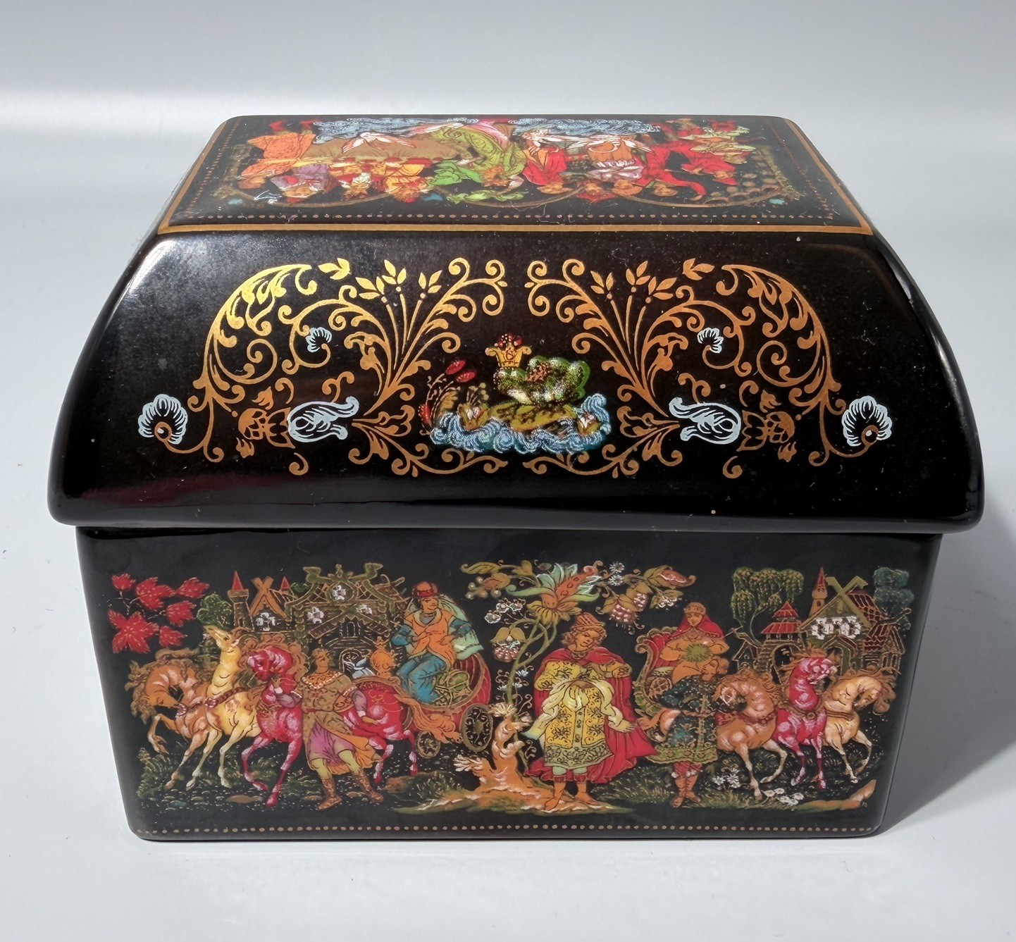 Vintage 1989 Palekh USSR Porcelain Box Frog Princess Roman Belousov Keepsake