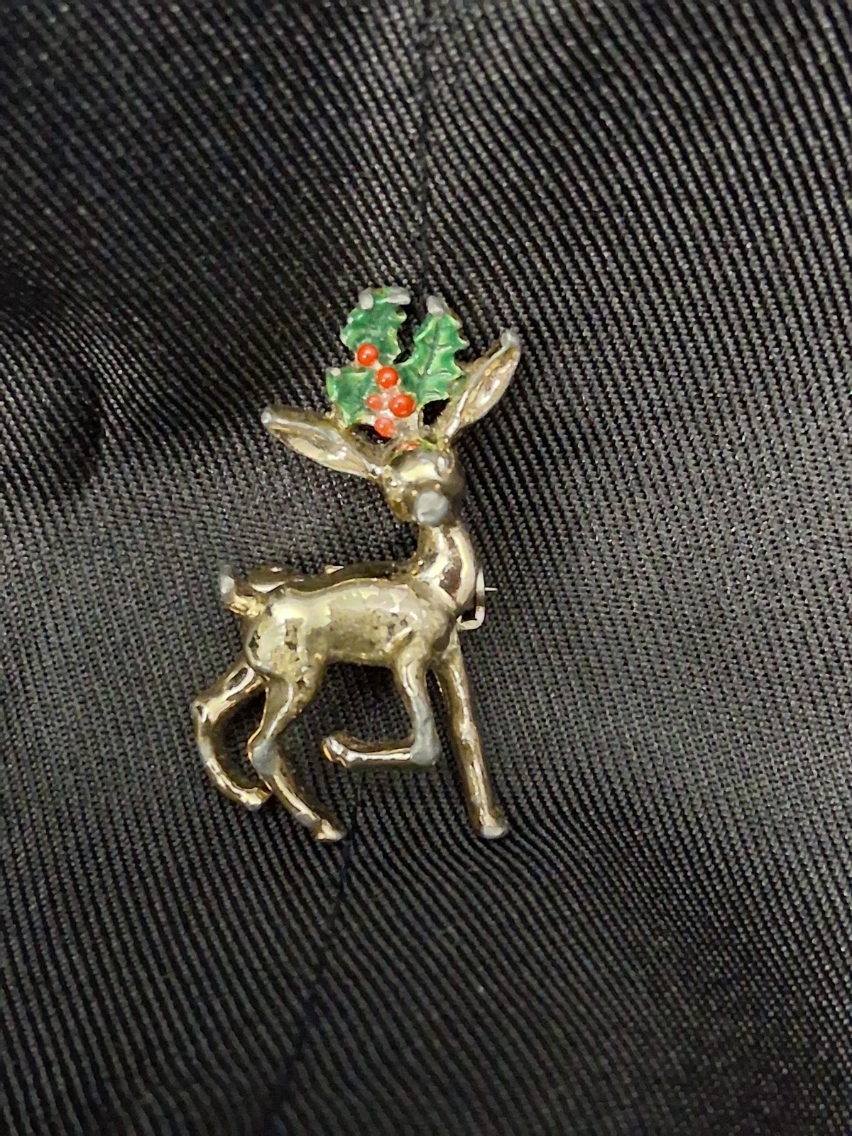 Gerrys Creations, Inc. Reindeer Enamel Brooch Goldtone Holly Antlers Clasp Works