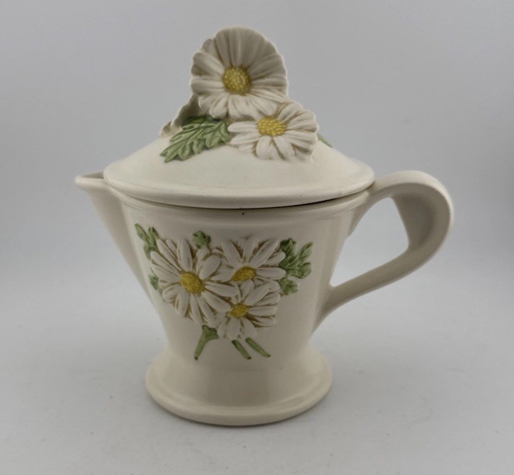 Metlox Poppytrail Sculptured Daisy Creamer Cup 3.25” Tall