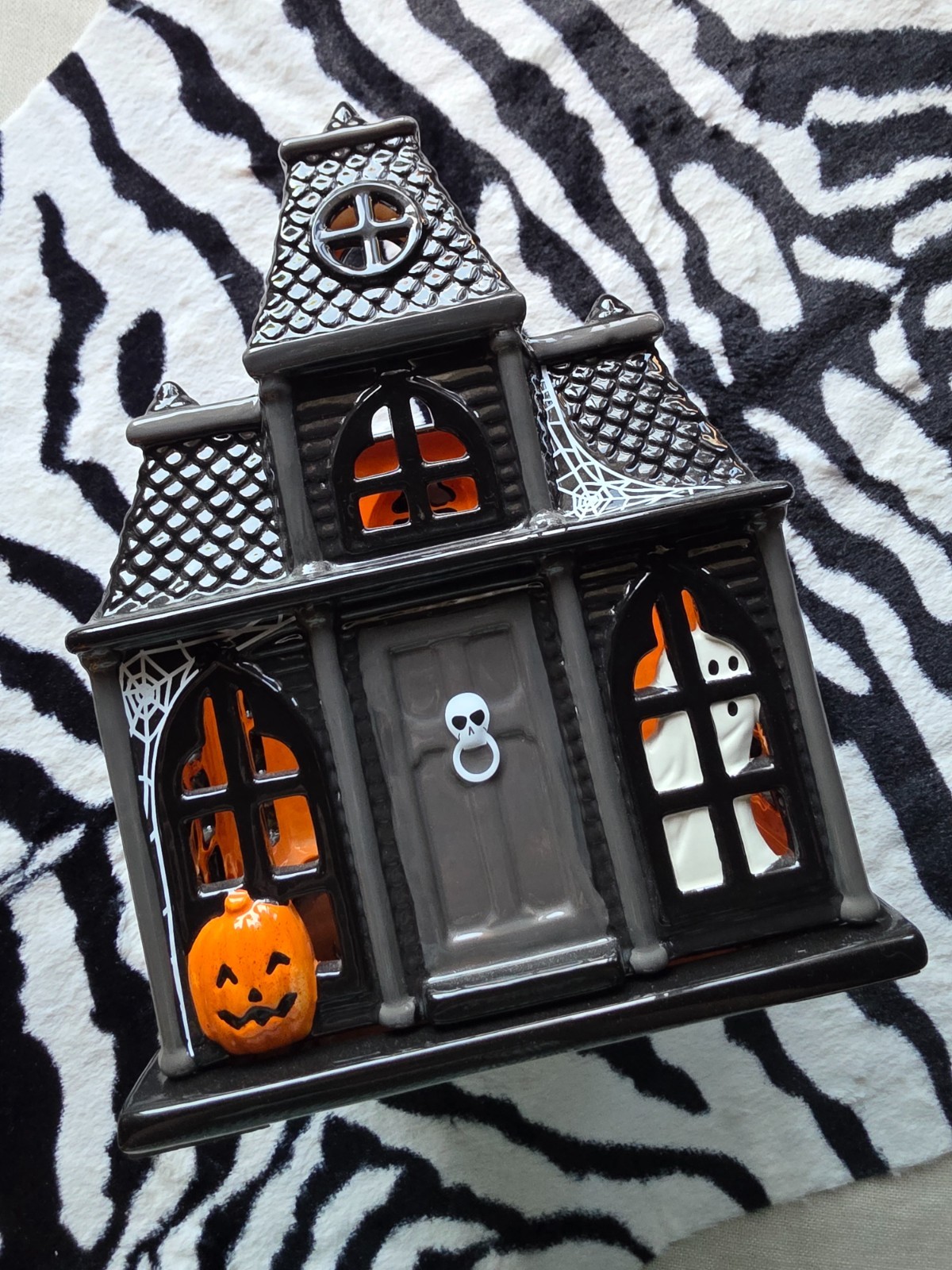 Bath & Body Works 2010 Slatkin & Co. Halloween Haunted House Candle Luminary 