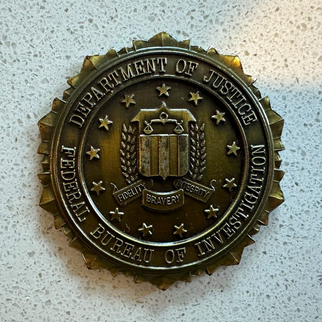 FBI Federal Bureau of Investigation DOJ Metal Seal Presentation Medallion