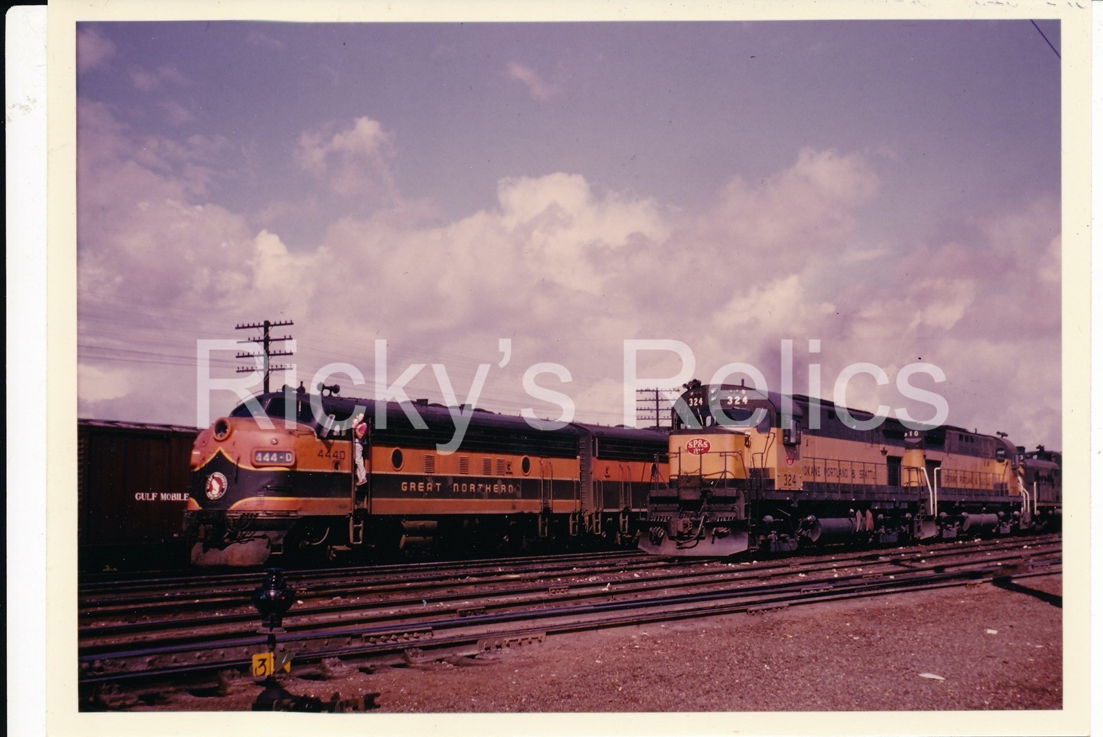 GN #444D F7A/SPS #324 C425 5x7 Photograph Great Northern 1966 Portland OR