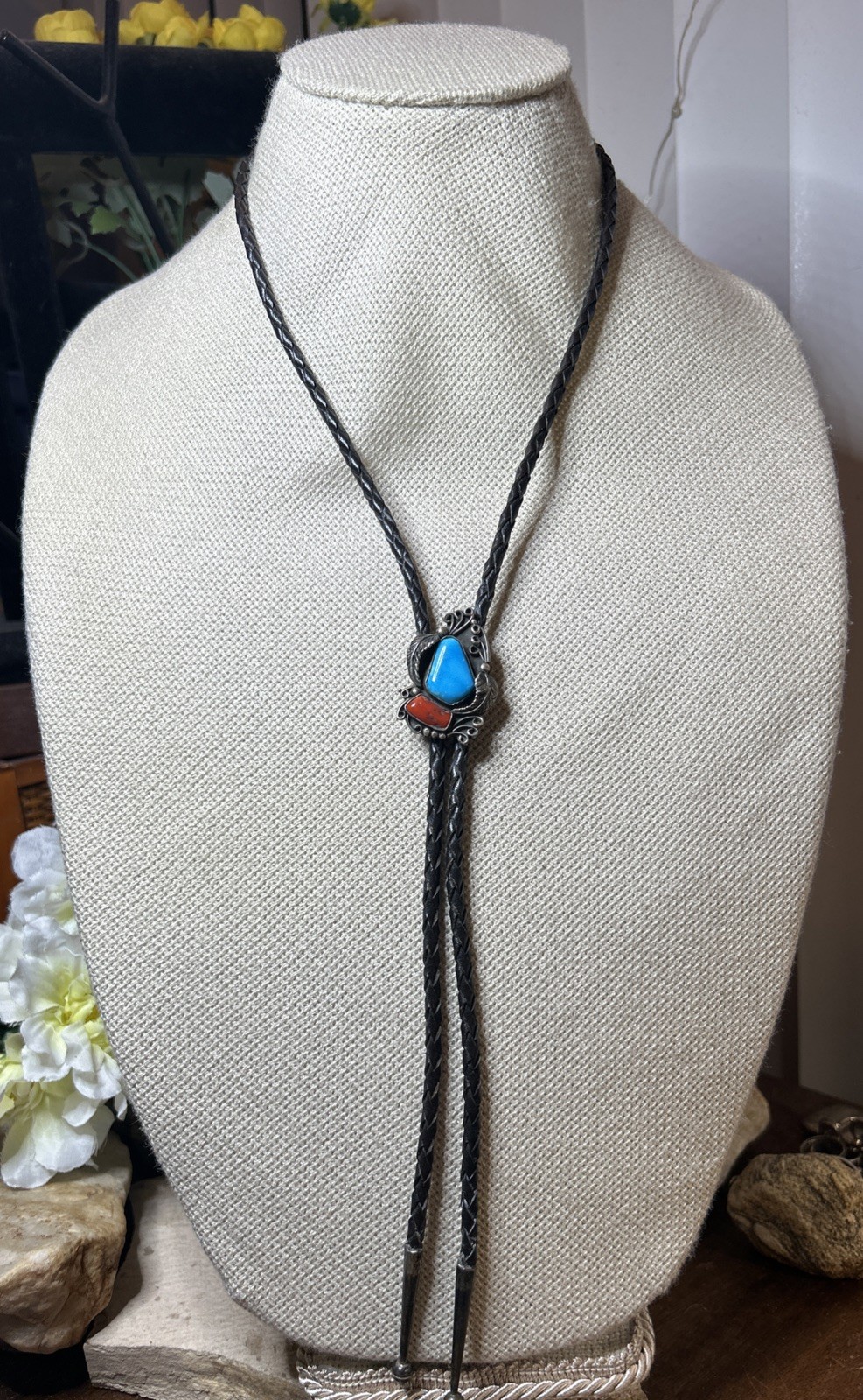 63. Vintage 925 Sterling Navajo Turquoise Coral Leaf Scroll Bolo Tie Necklace