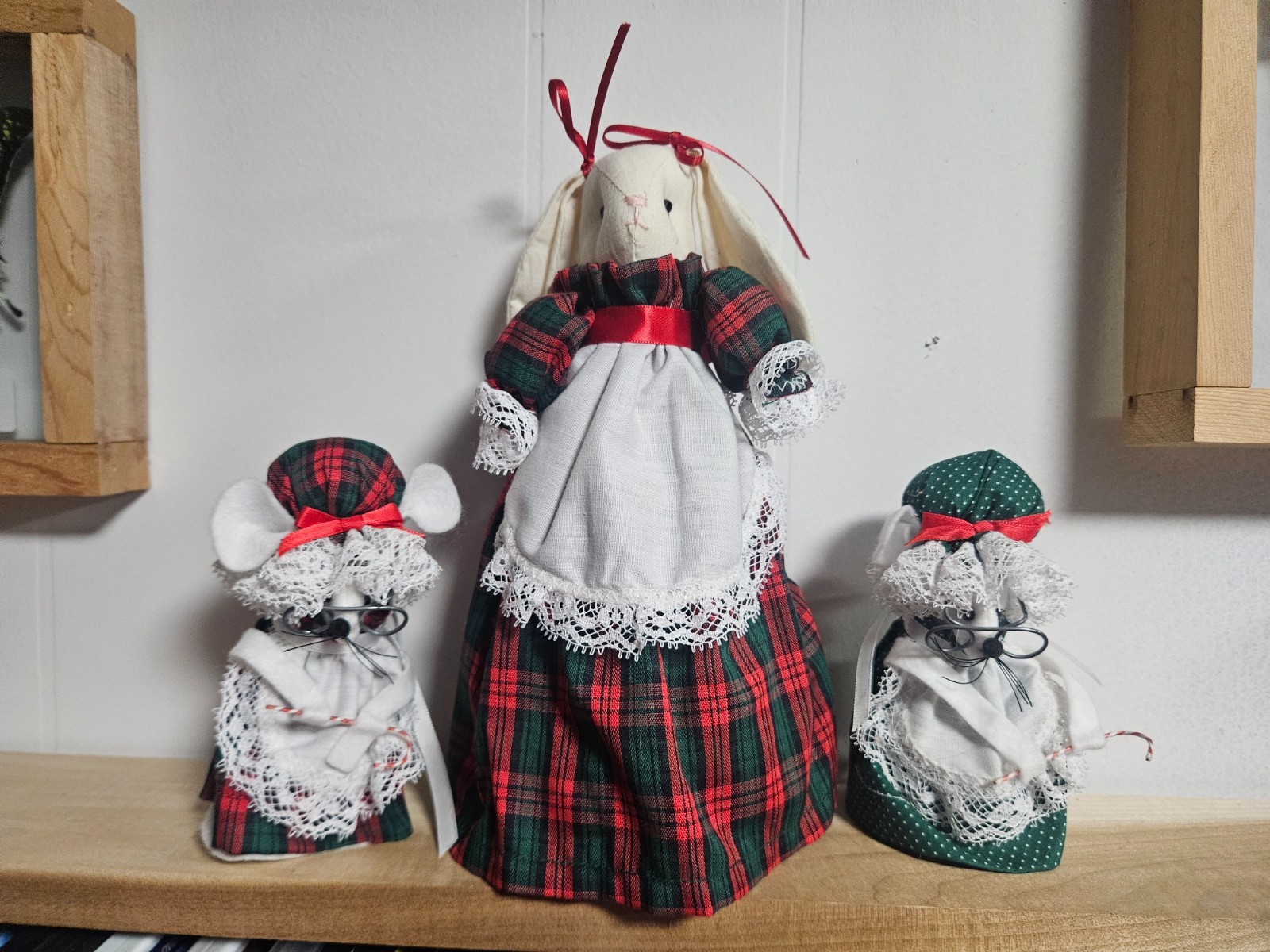 3 Vtg Country Christmas Bunny Rabbits Mouse Mice Cloth Dolls Holiday Dress Decor