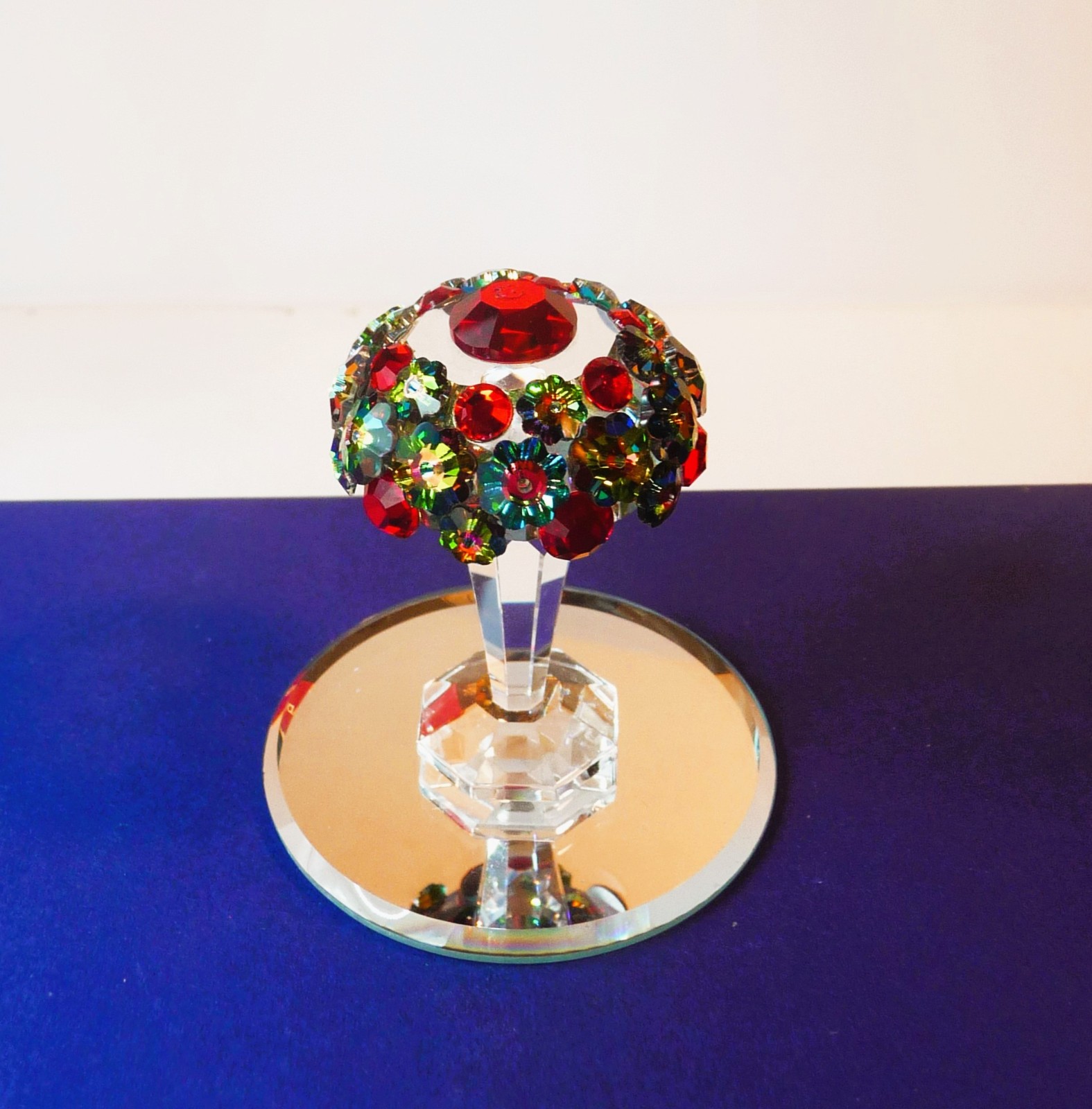Vintage Austrian Crystal Miniature Tiffany Lamp Figurine w/Display Mirror Vintage Austrian Crystal Miniature Tiffany Lamp Figurine w/Display Mirror