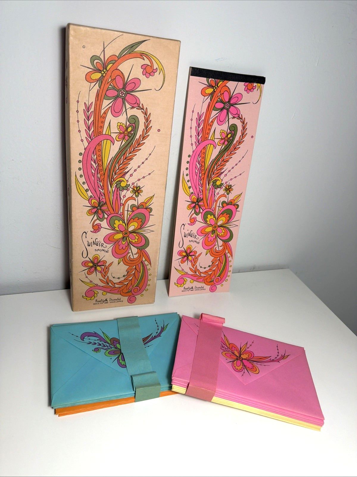 Vintage Swinger Stationary Retro Mod Pink Envelope Paper Note Pad Flower Feather